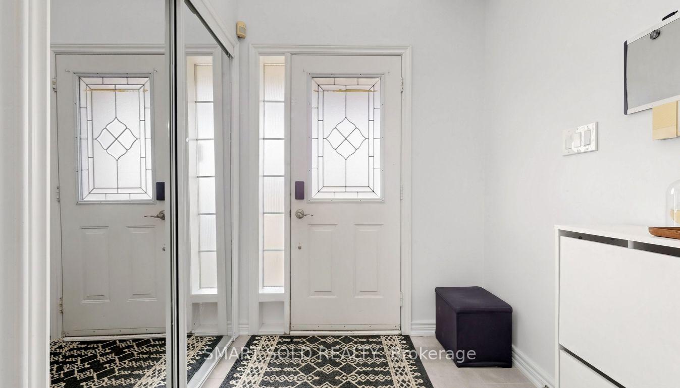 Photo 6 of 6 Kinney Gate, Vaughan, Maple — HOMEH
