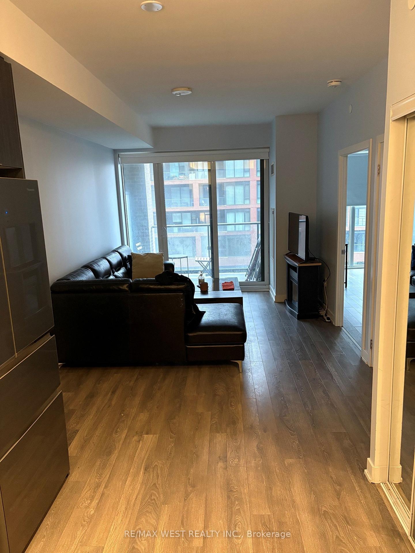 Photo 2 of Unit 418, 100 Eagle Rock Way, Vaughan, Rural Vaughan — HOMEH