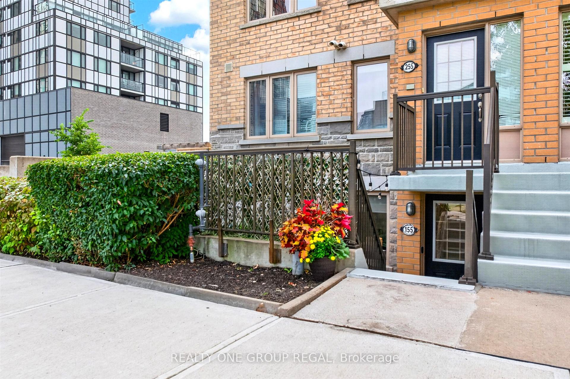 Photo 1 of Unit 155, 6 Foundry Avenue, Toronto, Dovercourt-Wallace Emerson-Junction — HOMEH