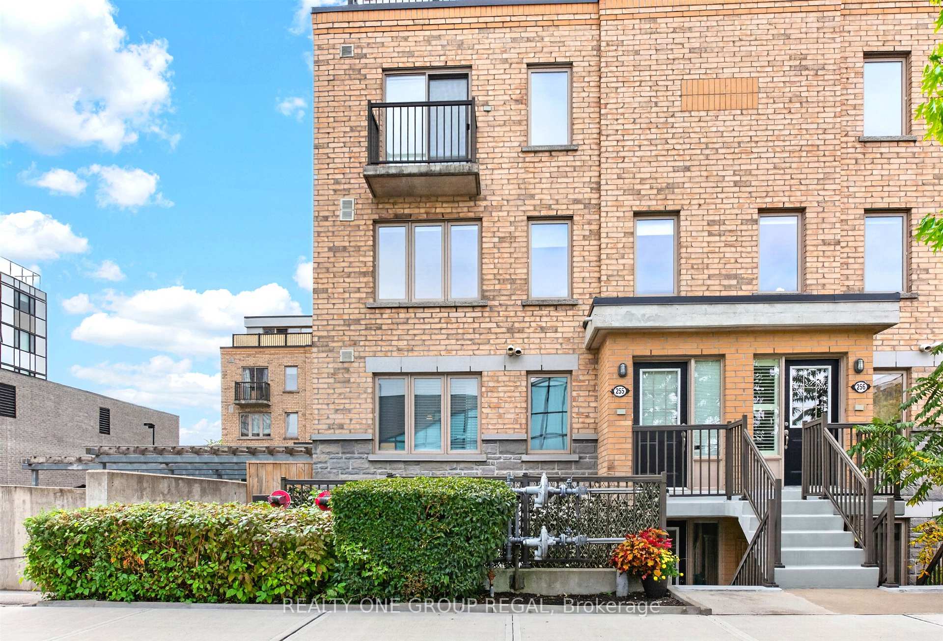 Photo 2 of Unit 155, 6 Foundry Avenue, Toronto, Dovercourt-Wallace Emerson-Junction — HOMEH