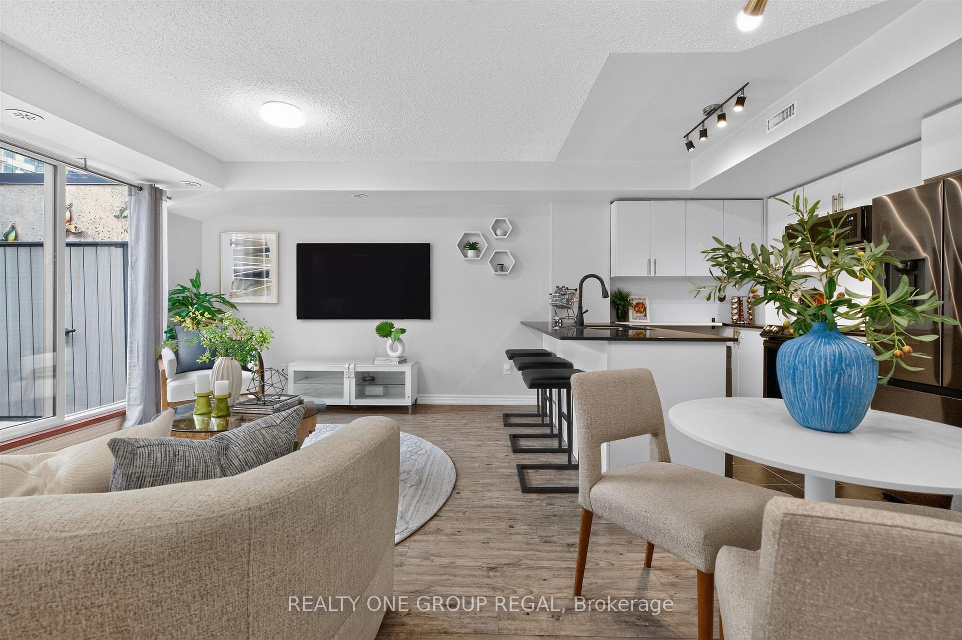 Photo 10 of Unit 155, 6 Foundry Avenue, Toronto, Dovercourt-Wallace Emerson-Junction — HOMEH