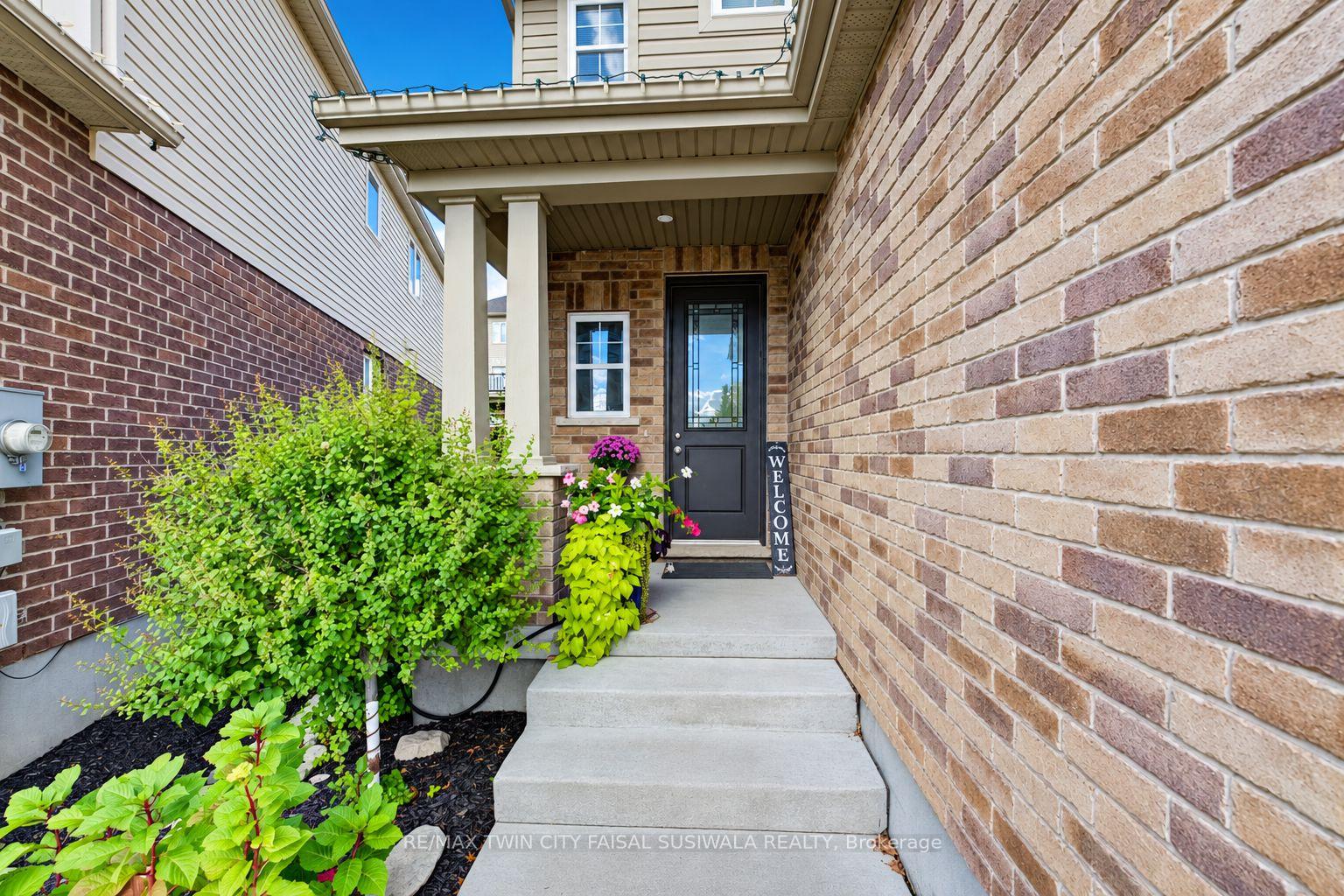 Photo 2 of 43 Rivertrail Avenue, Kitchener — HOMEH