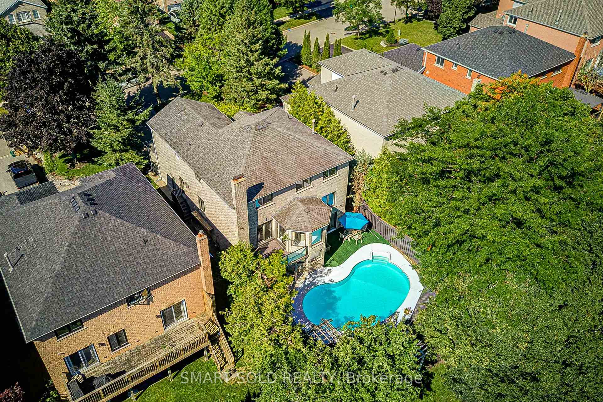 Photo 20 of 350 Kirby Crescent, Newmarket, Glenway Estates — HOMEH