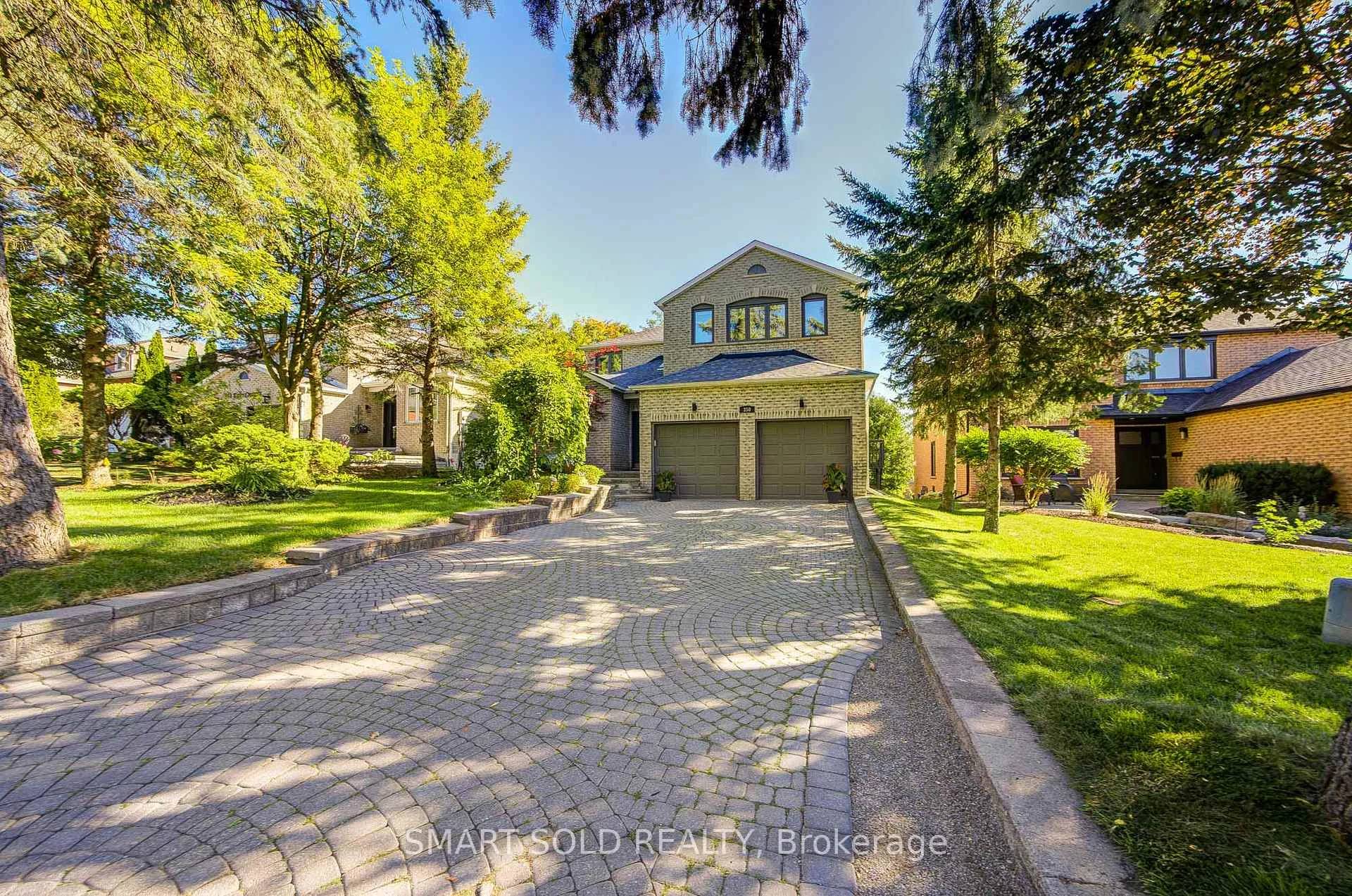Photo 3 of 350 Kirby Crescent, Newmarket, Glenway Estates — HOMEH