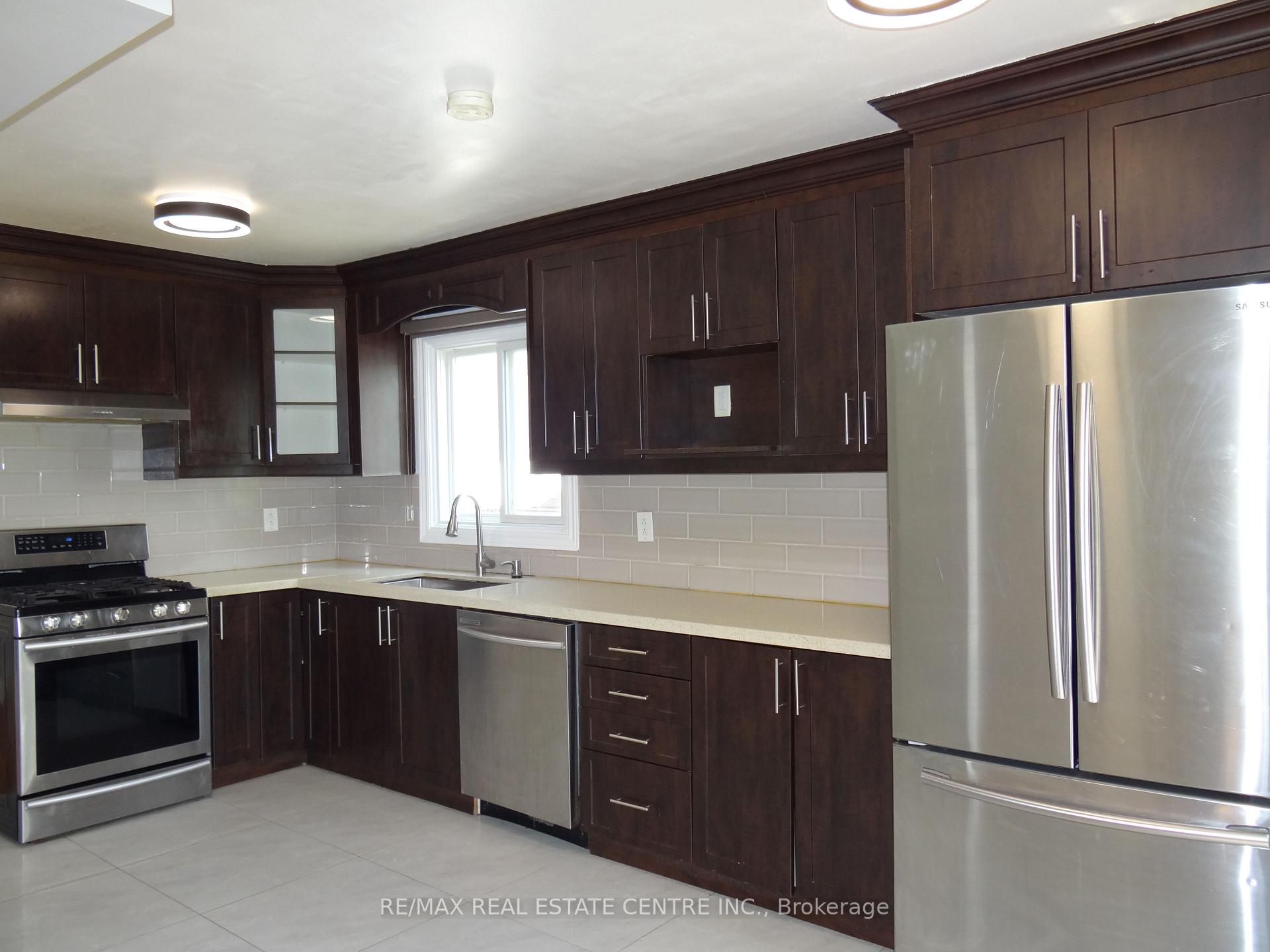 Photo 3 of 57 Meadowlark Drive, Brampton, Fletcher's Creek South — HOMEH