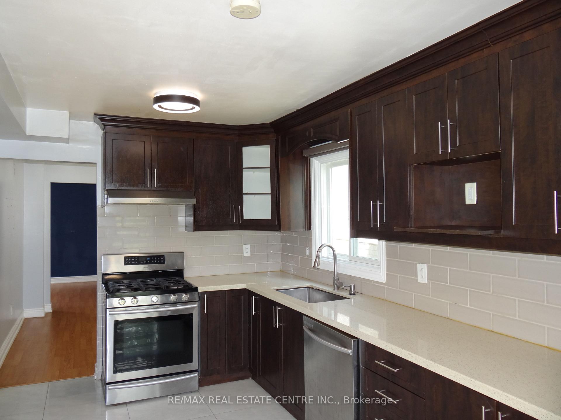 Photo 4 of 57 Meadowlark Drive, Brampton, Fletcher's Creek South — HOMEH