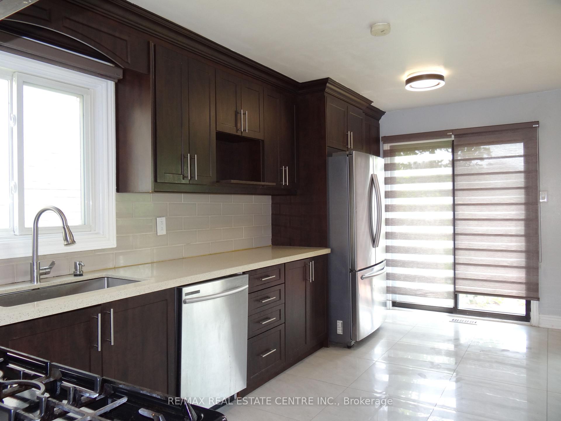 Photo 5 of 57 Meadowlark Drive, Brampton, Fletcher's Creek South — HOMEH