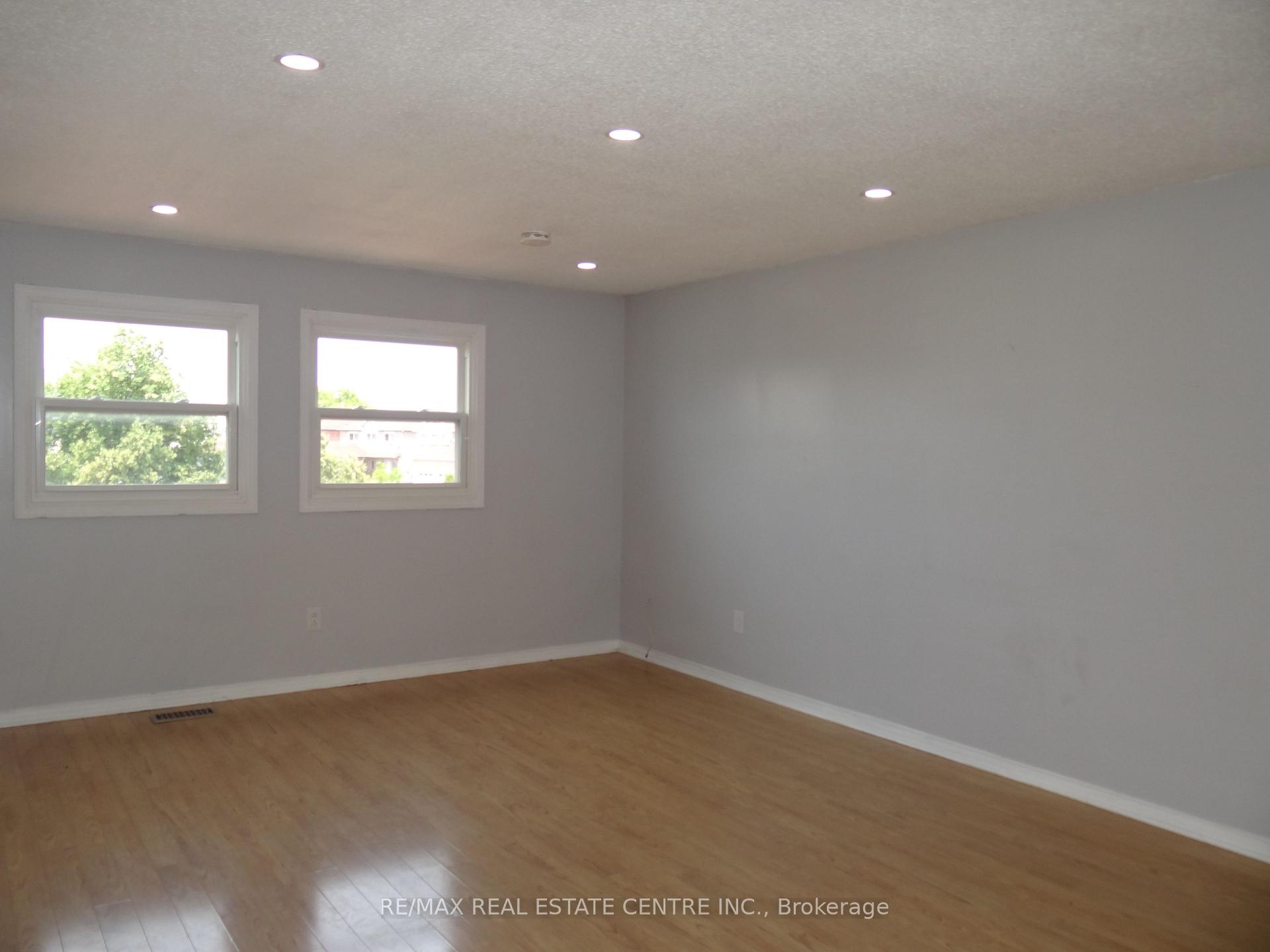 Photo 9 of 57 Meadowlark Drive, Brampton, Fletcher's Creek South — HOMEH