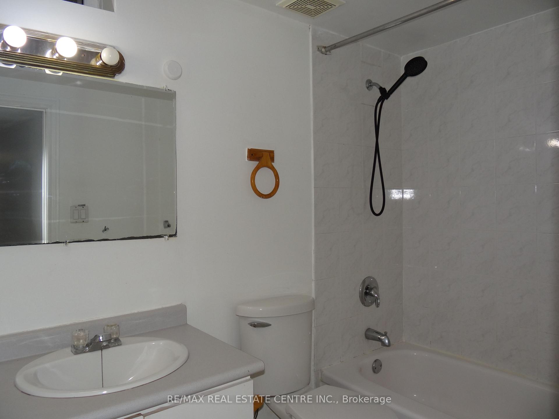 Photo 16 of 57 Meadowlark Drive, Brampton, Fletcher's Creek South — HOMEH
