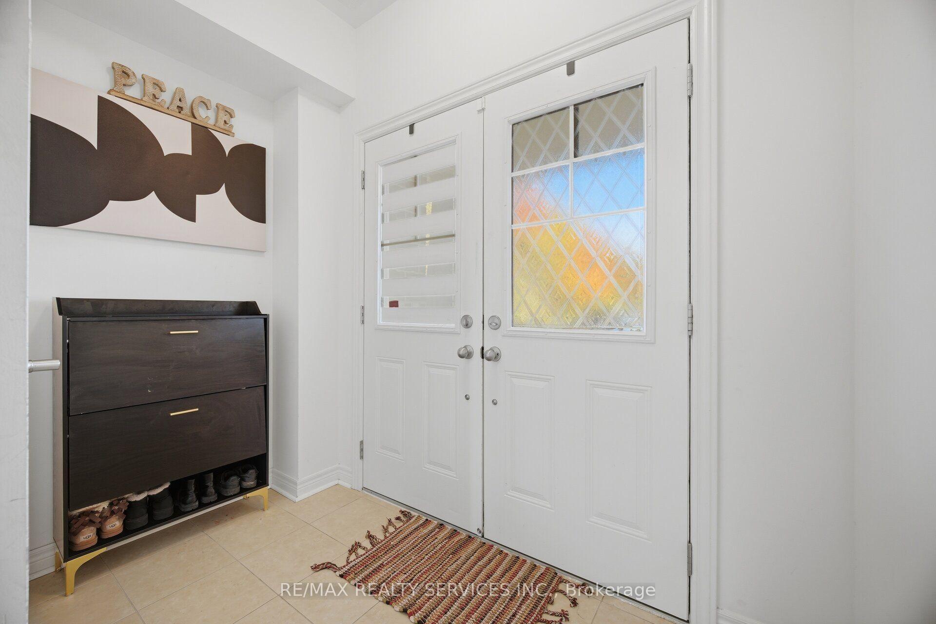 Photo 5 of 1221 Jim Brewster Circle, Oshawa, Eastdale — HOMEH