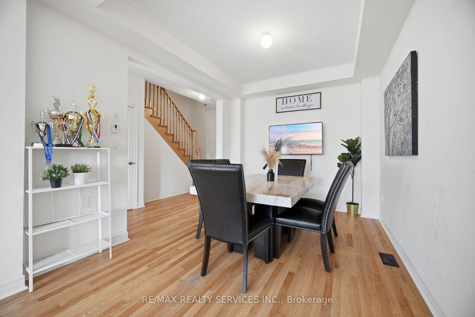 Photo 6 of 1221 Jim Brewster Circle, Oshawa, Eastdale — HOMEH