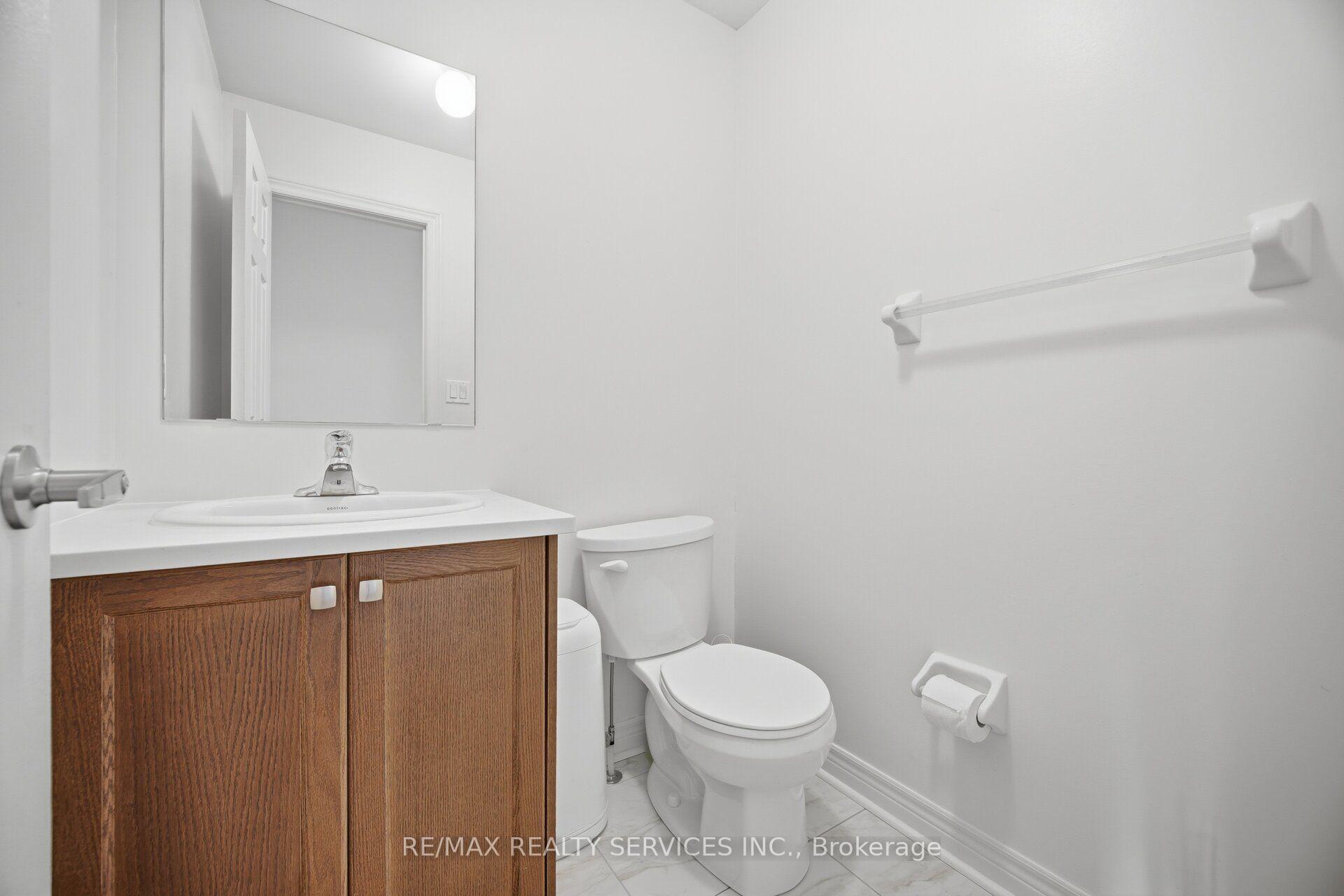Photo 19 of 1221 Jim Brewster Circle, Oshawa, Eastdale — HOMEH