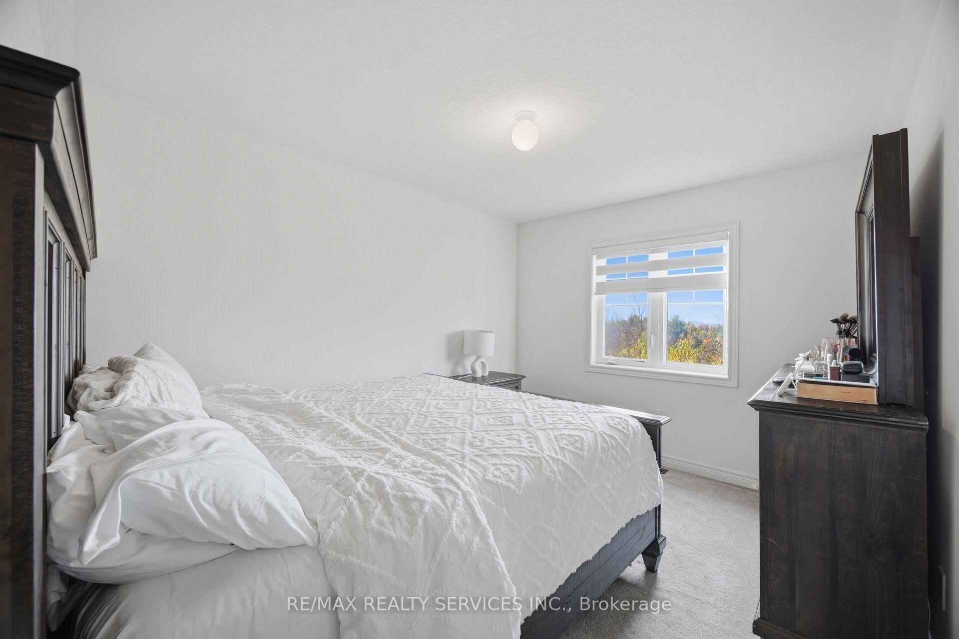 Photo 20 of 1221 Jim Brewster Circle, Oshawa, Eastdale — HOMEH