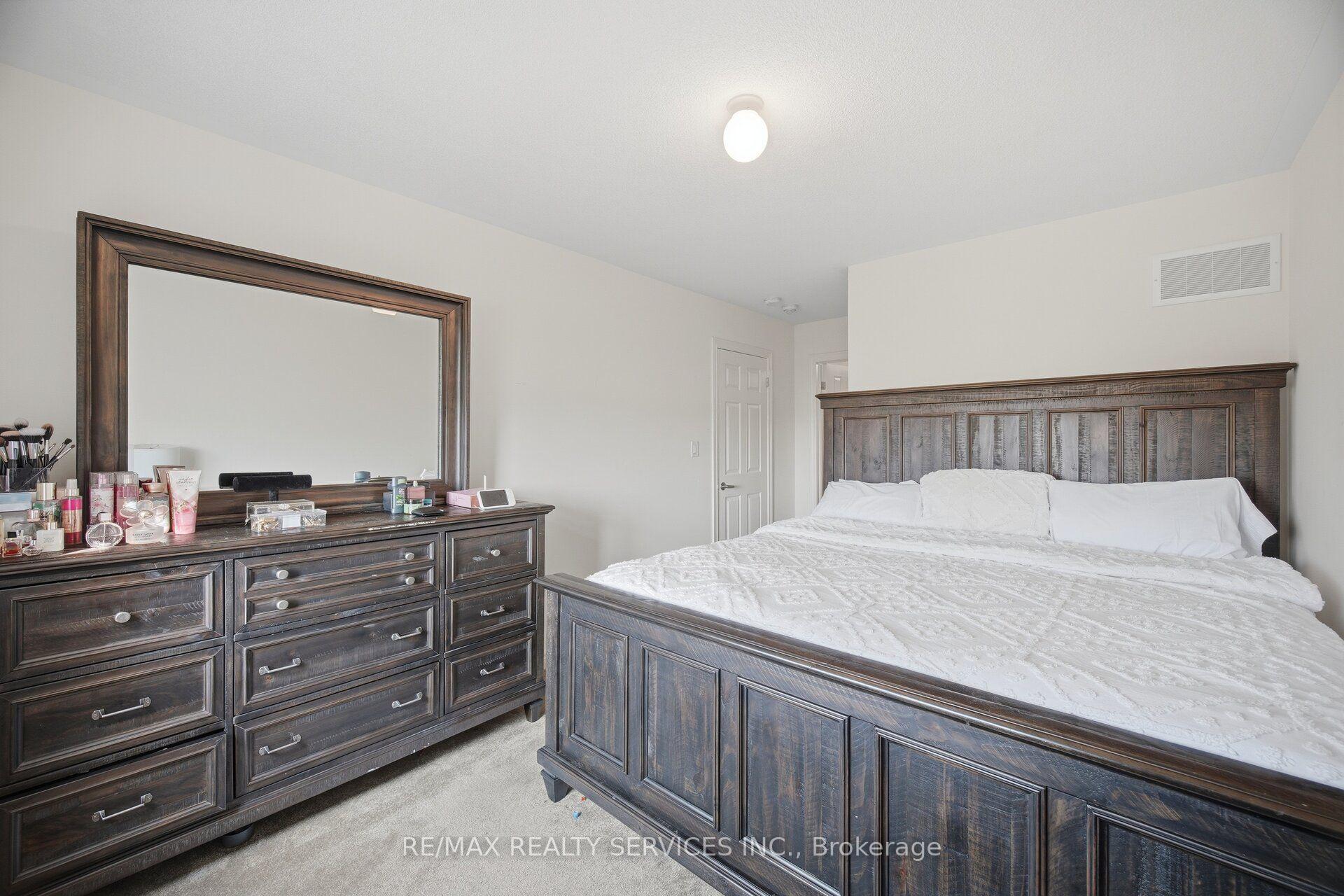 Photo 21 of 1221 Jim Brewster Circle, Oshawa, Eastdale — HOMEH