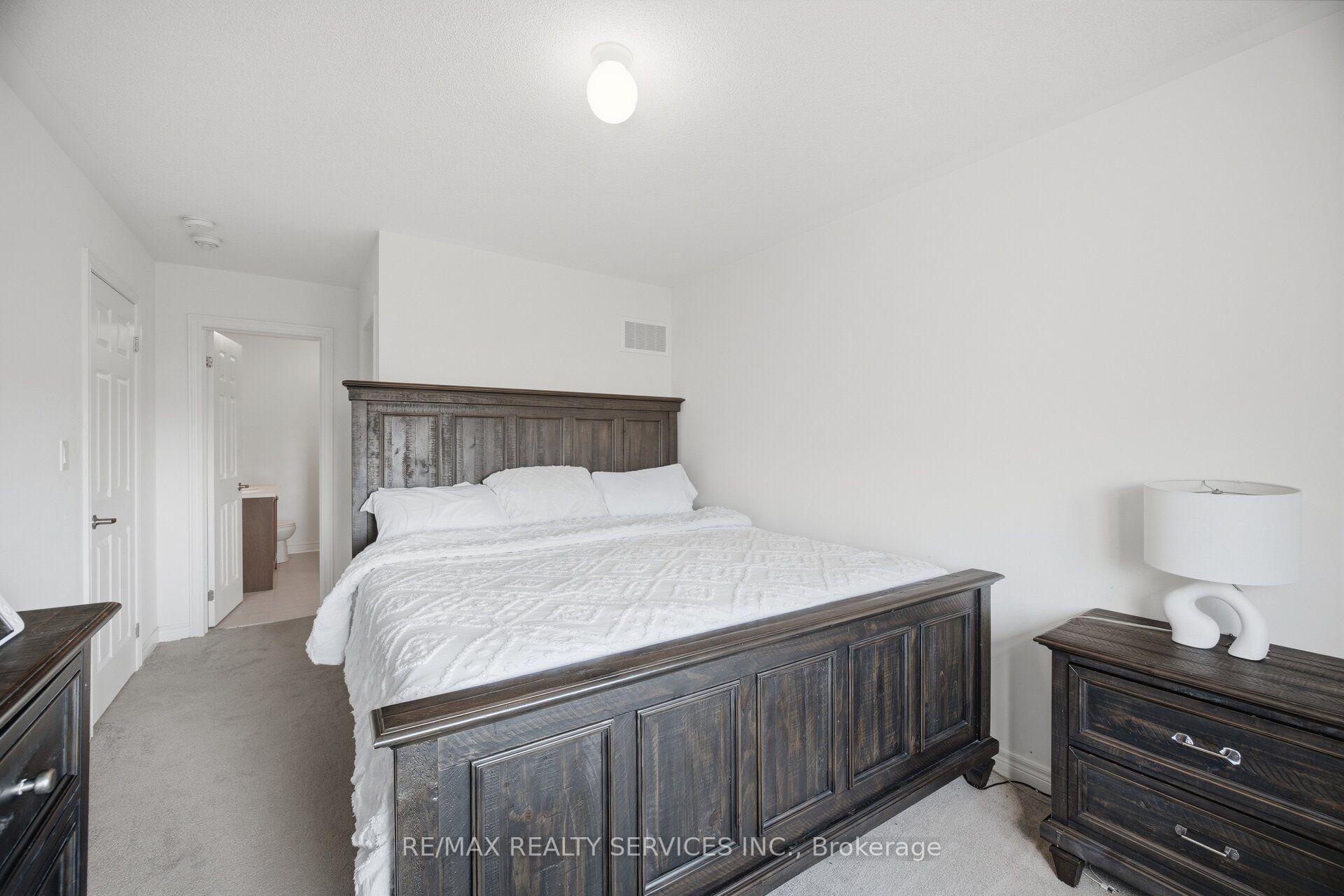 Photo 22 of 1221 Jim Brewster Circle, Oshawa, Eastdale — HOMEH