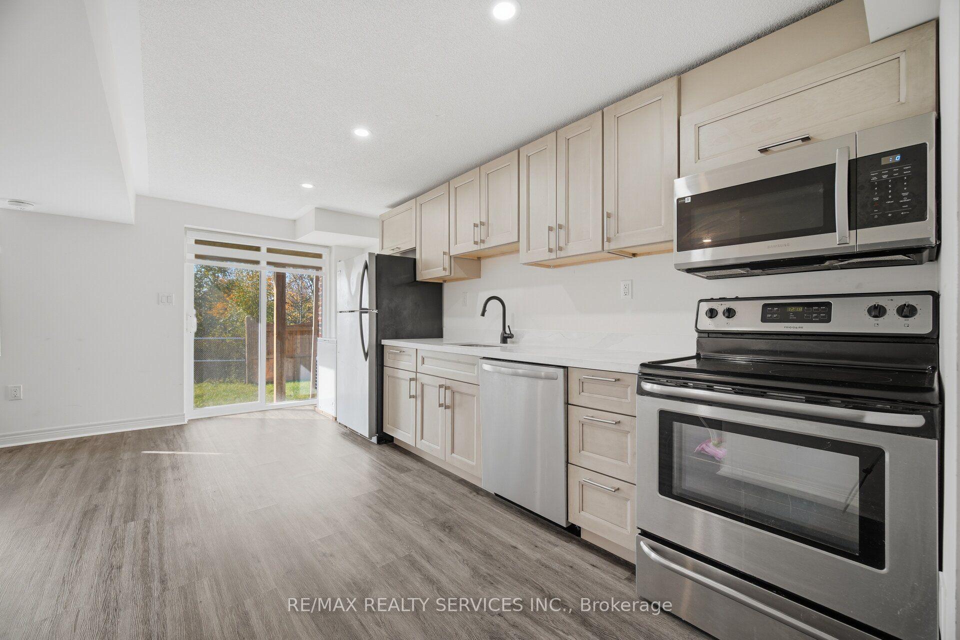 Photo 34 of 1221 Jim Brewster Circle, Oshawa, Eastdale — HOMEH
