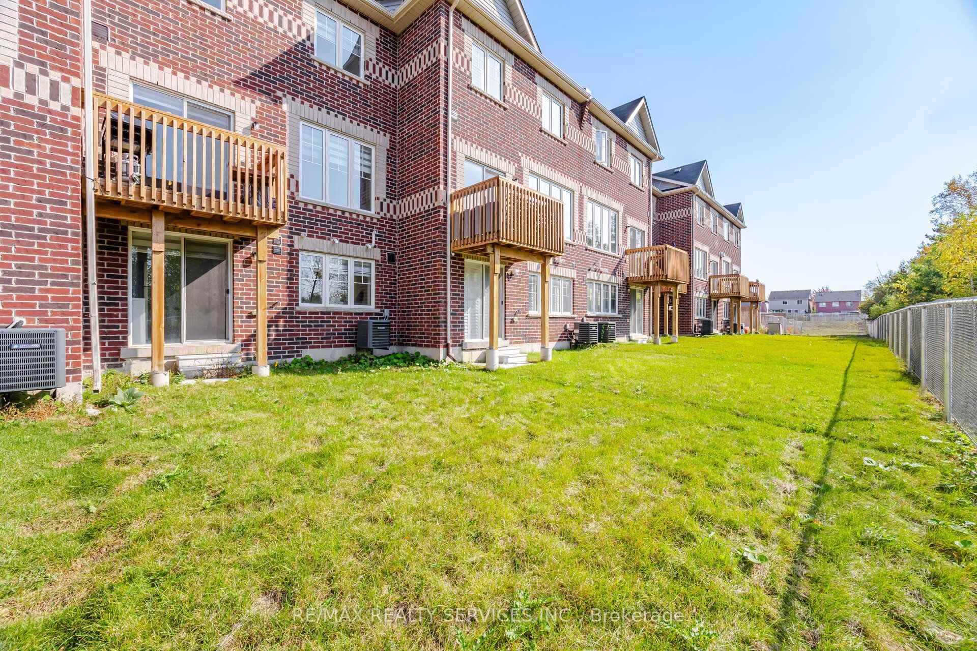Photo 46 of 1221 Jim Brewster Circle, Oshawa, Eastdale — HOMEH