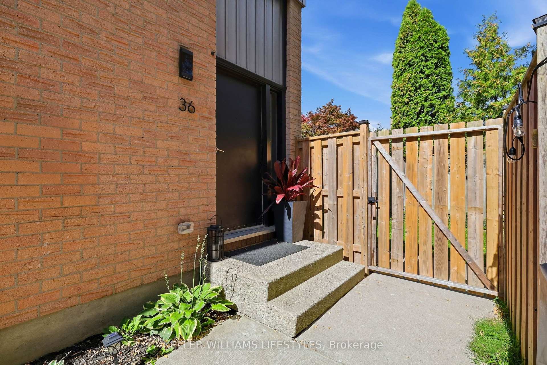 Photo 2 of Unit 36, 105 Andover Drive, London, South O — HOMEH