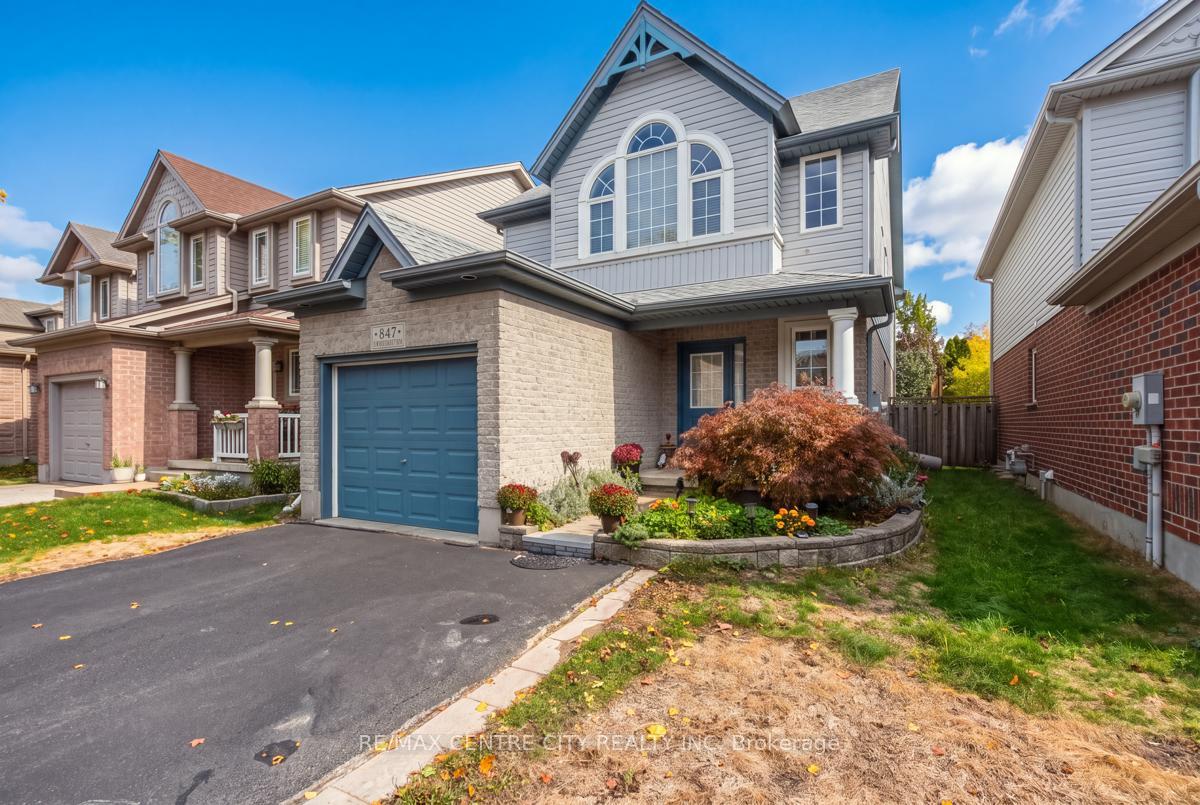 Photo 2 of 847 Whetherfield Street, London, North M — HOMEH