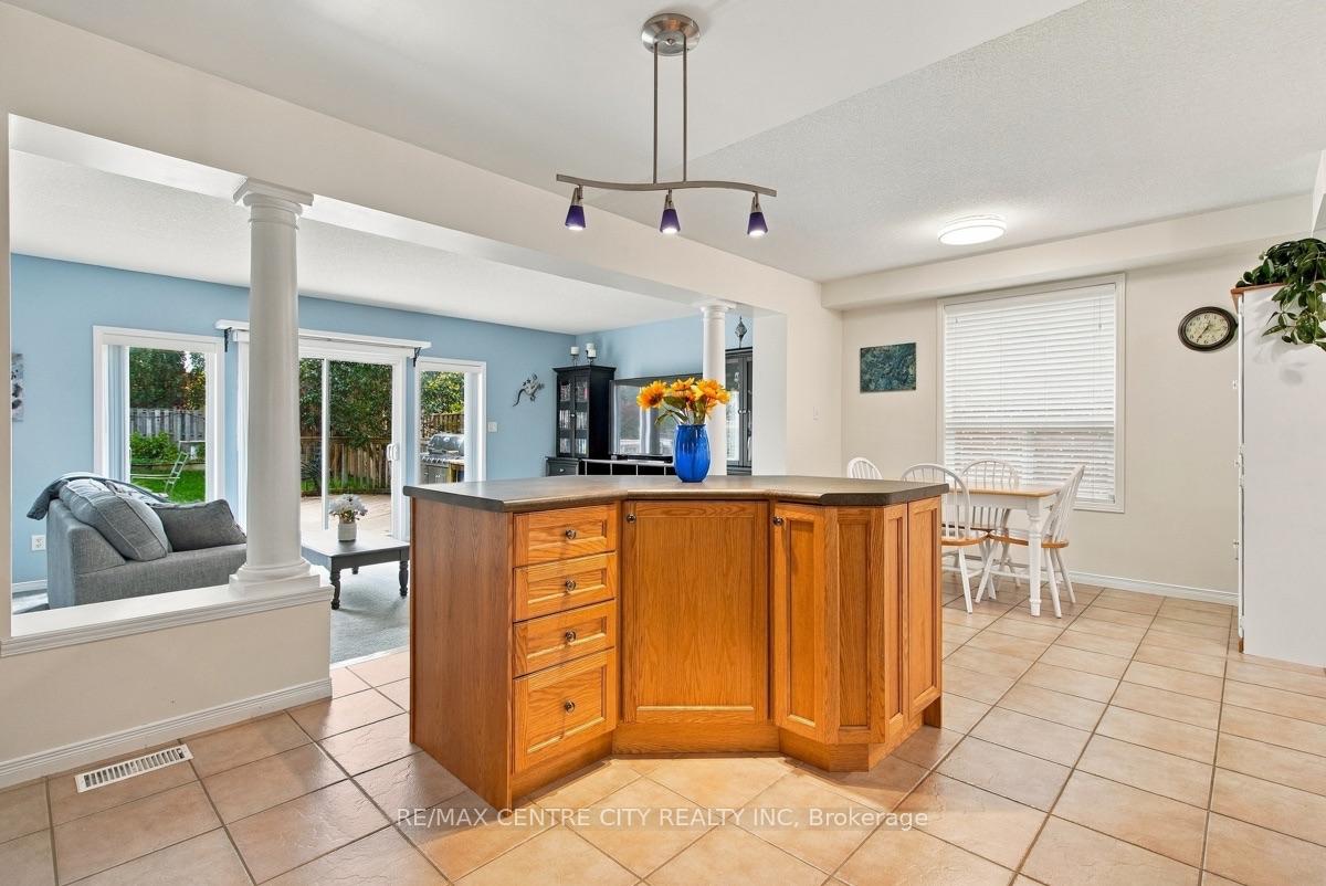 Photo 16 of 847 Whetherfield Street, London, North M — HOMEH
