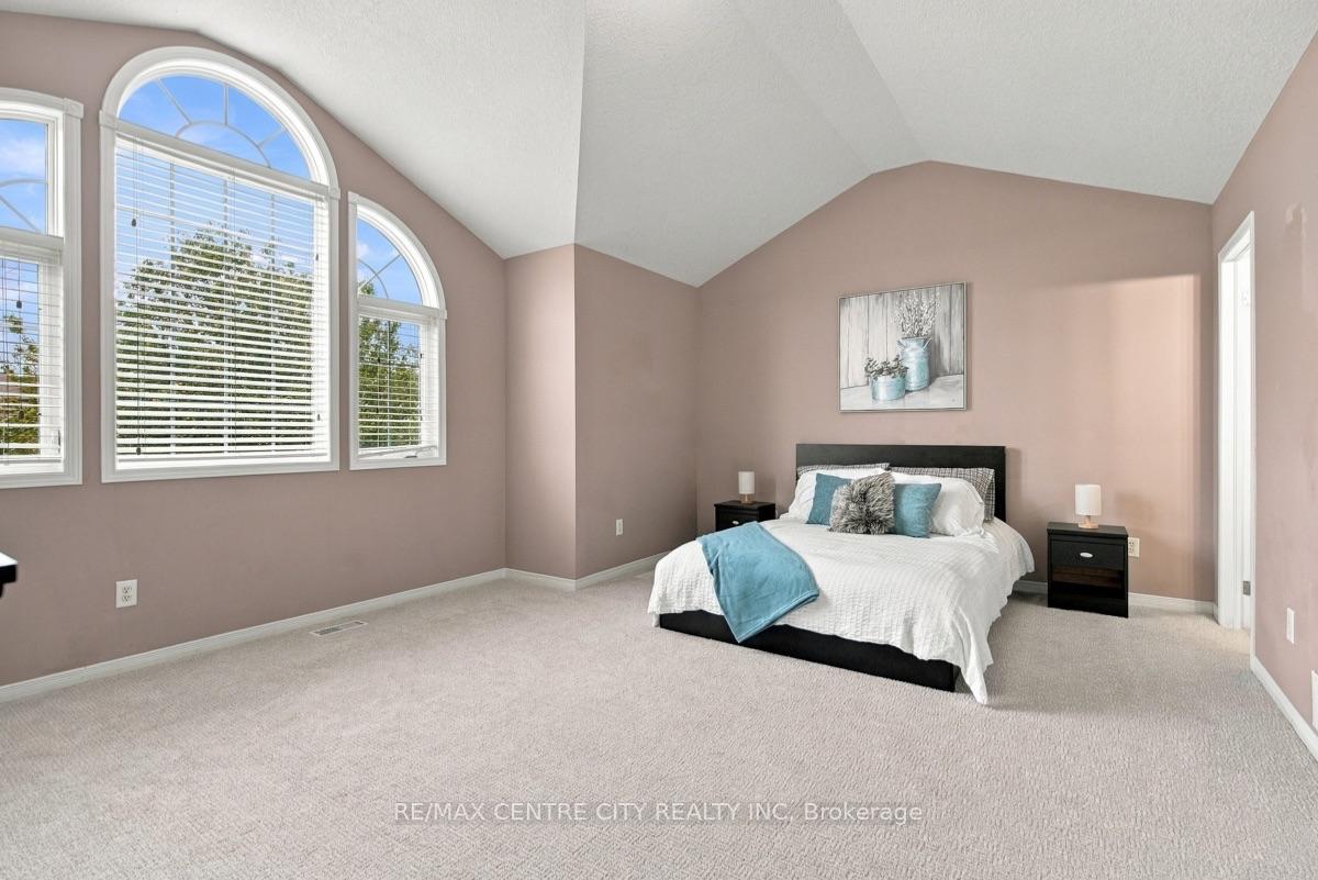 Photo 19 of 847 Whetherfield Street, London, North M — HOMEH