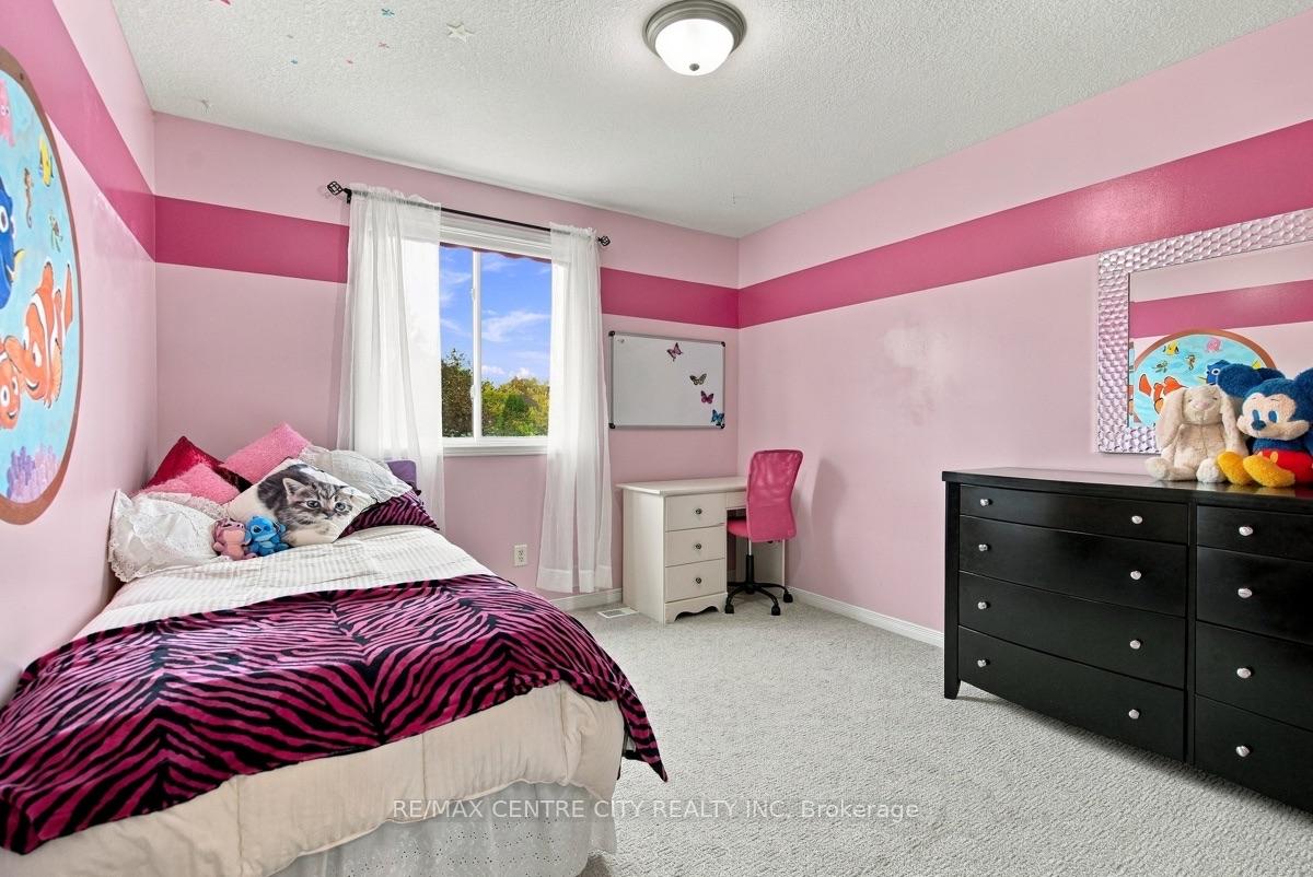 Photo 25 of 847 Whetherfield Street, London, North M — HOMEH