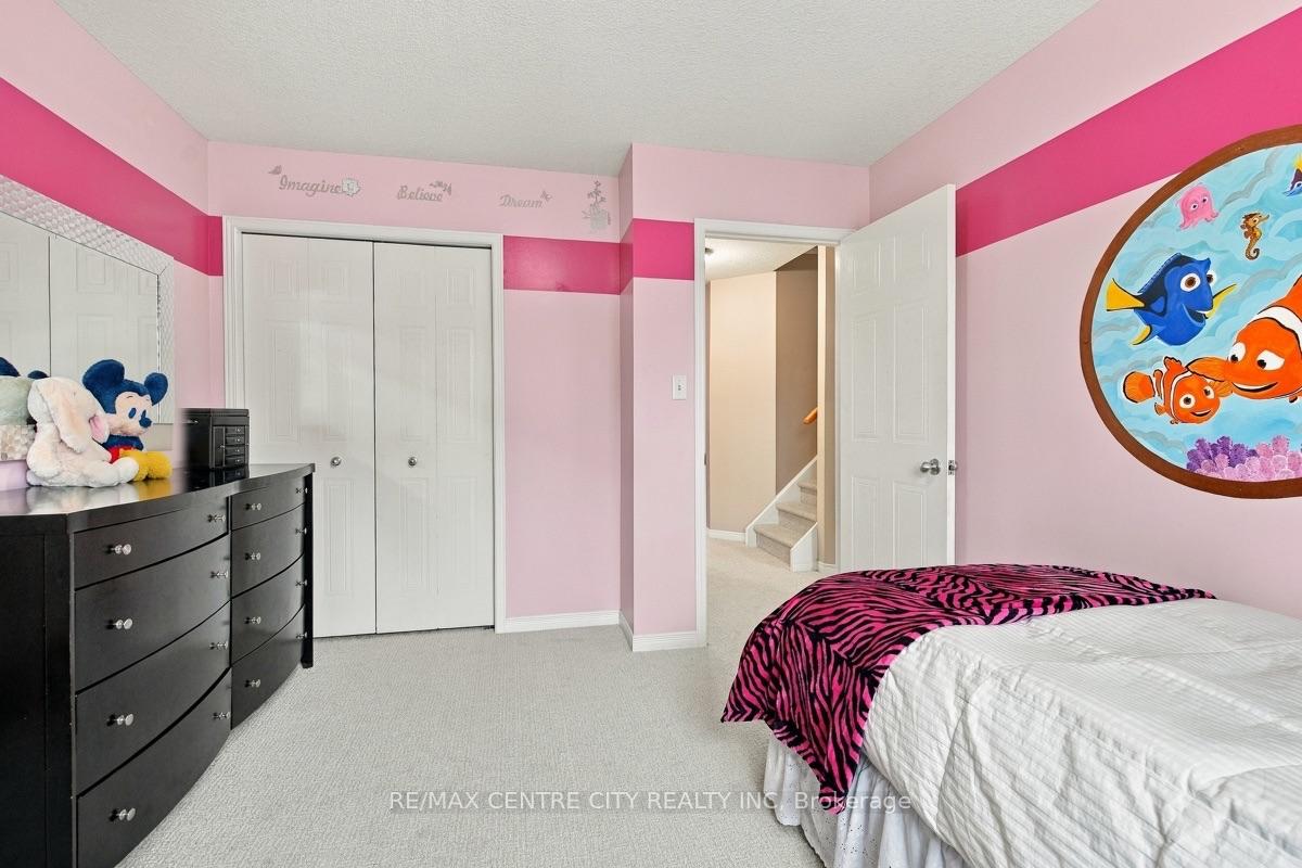 Photo 26 of 847 Whetherfield Street, London, North M — HOMEH