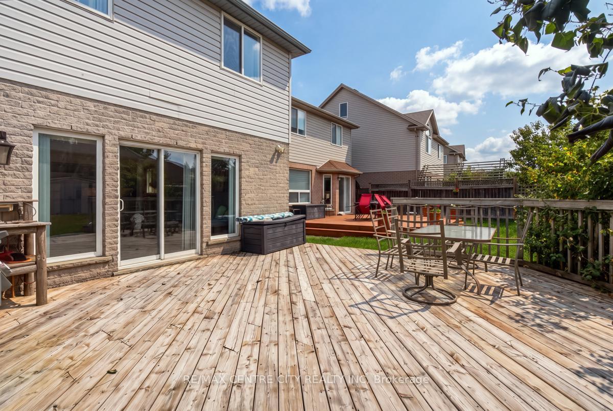 Photo 37 of 847 Whetherfield Street, London, North M — HOMEH