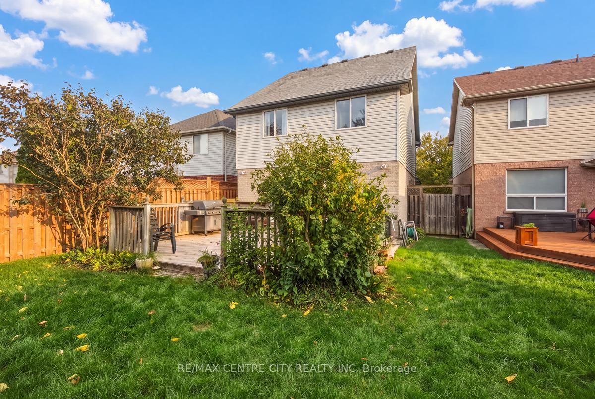 Photo 42 of 847 Whetherfield Street, London, North M — HOMEH