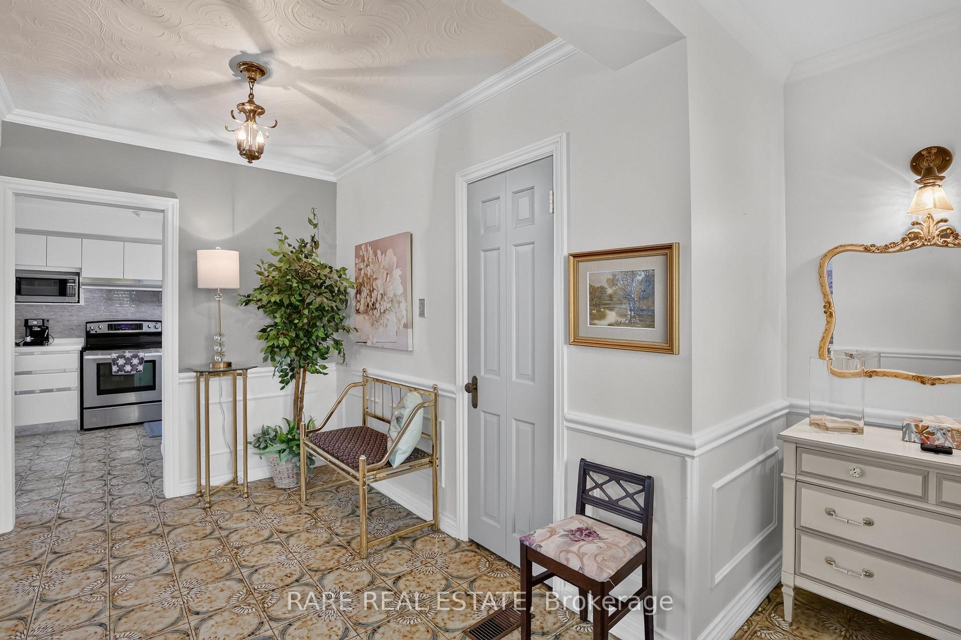 Photo 6 of 29 Malaren Road, Vaughan, Maple — HOMEH