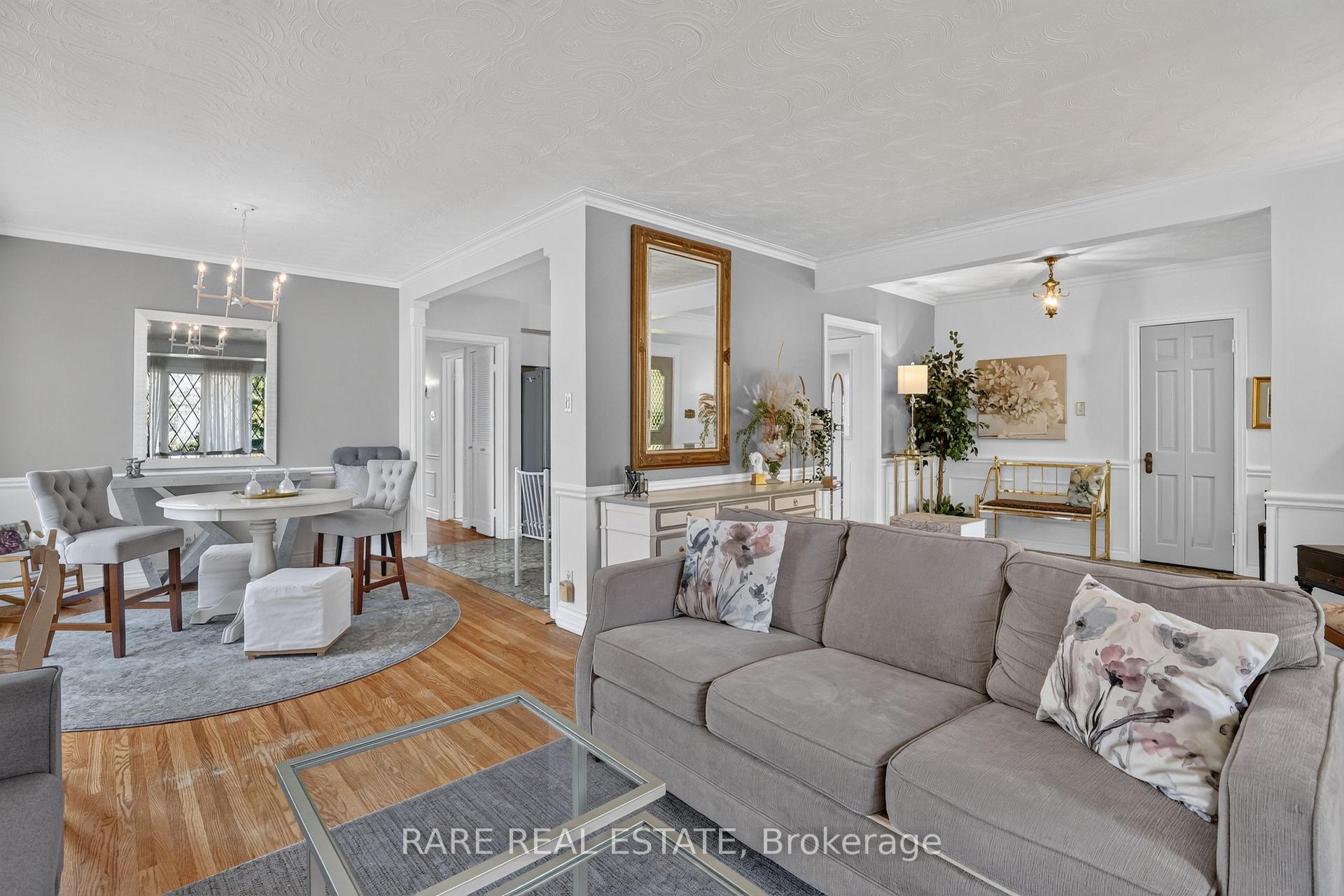 Photo 9 of 29 Malaren Road, Vaughan, Maple — HOMEH