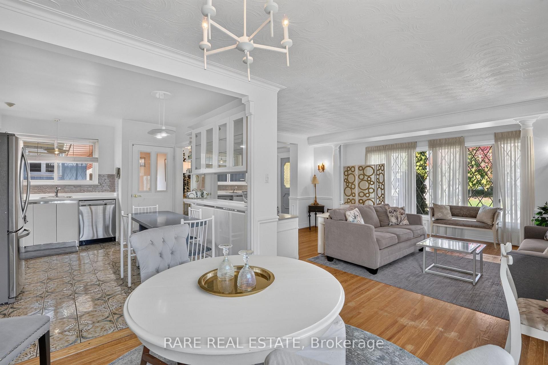 Photo 12 of 29 Malaren Road, Vaughan, Maple — HOMEH