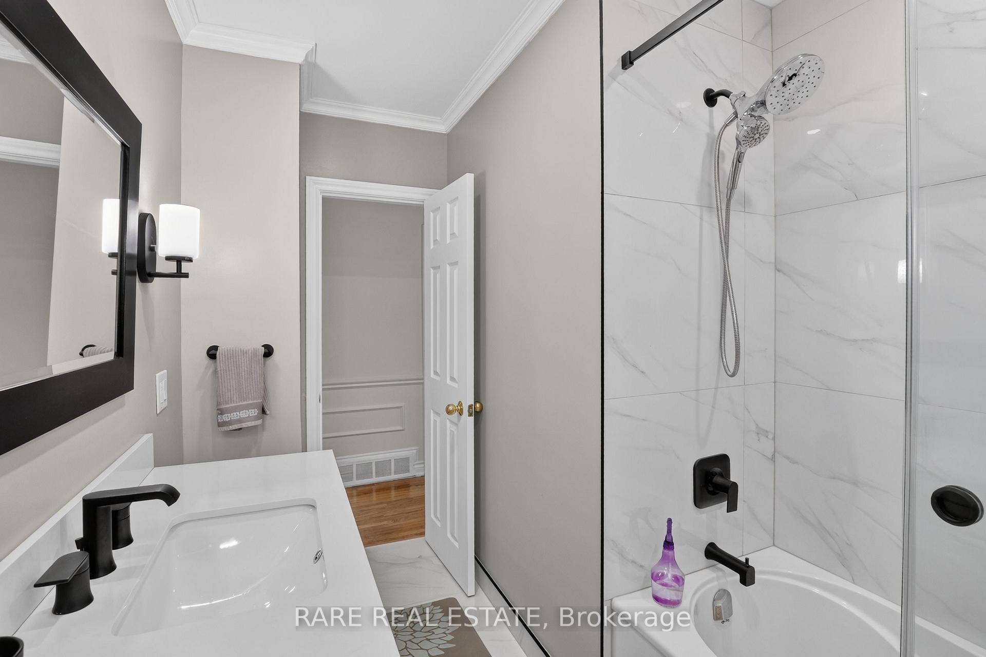 Photo 17 of 29 Malaren Road, Vaughan, Maple — HOMEH