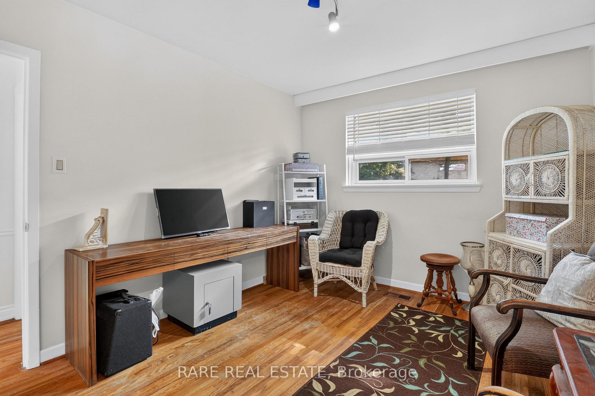 Photo 19 of 29 Malaren Road, Vaughan, Maple — HOMEH