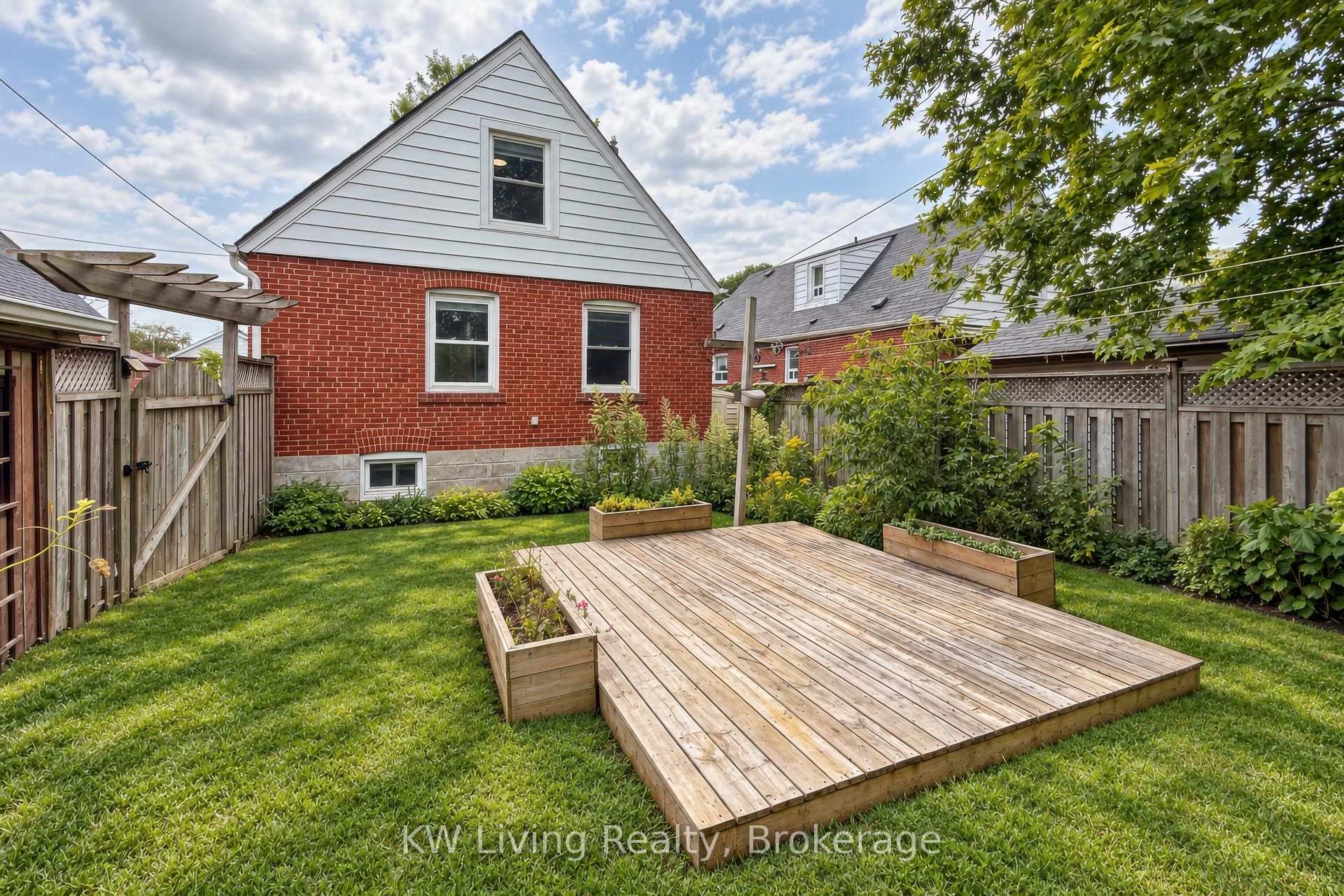 Photo 16 of Unit Bsmt, 20 Gardens Crescent, Toronto, O'Connor-Parkview — HOMEH