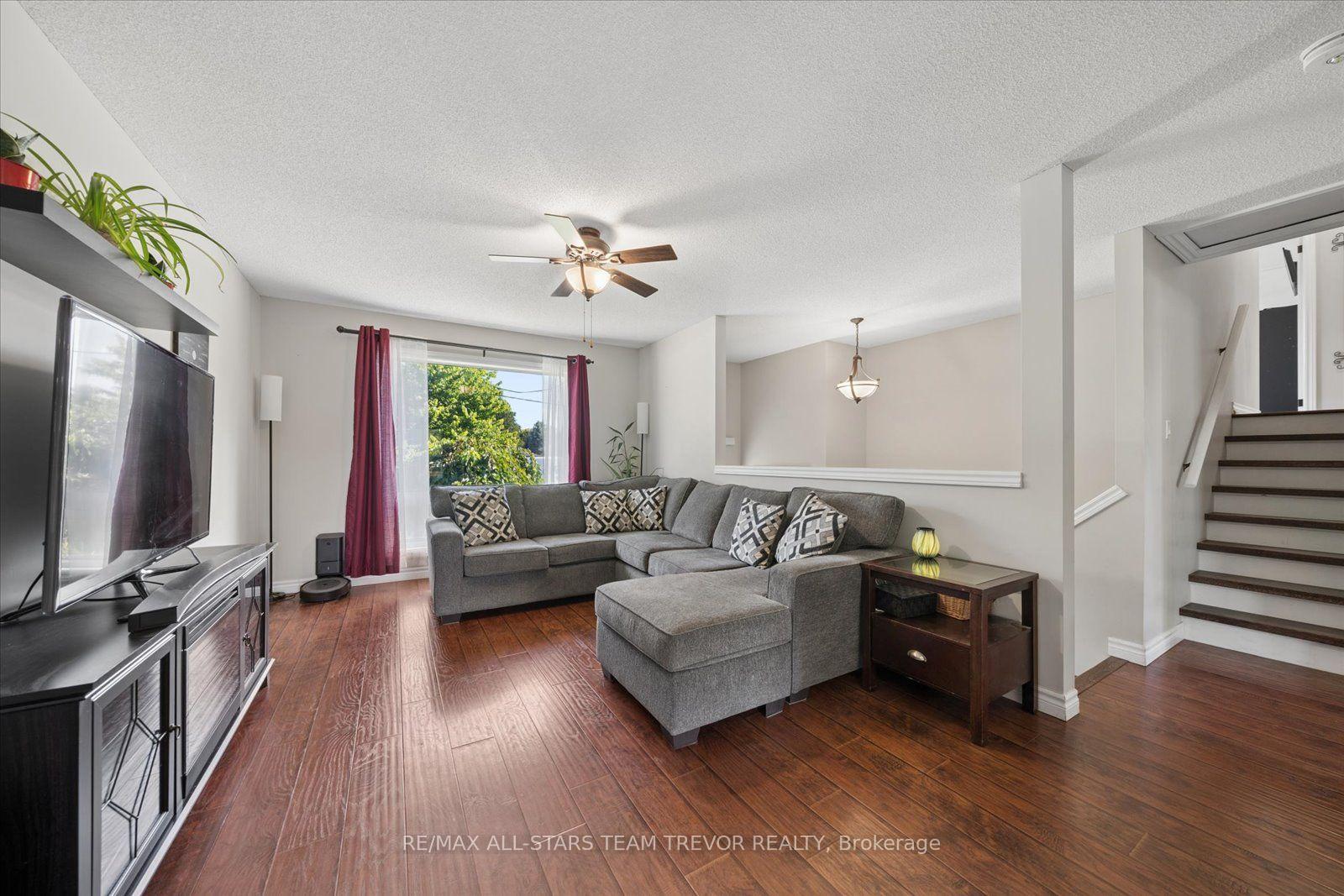 Photo 3 of 16 Evelyn Avenue, Georgina, Keswick North — HOMEH