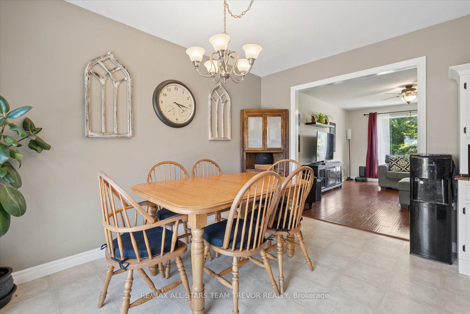 Photo 7 of 16 Evelyn Avenue, Georgina, Keswick North — HOMEH