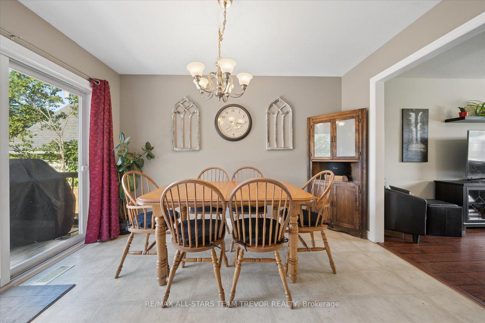 Photo 10 of 16 Evelyn Avenue, Georgina, Keswick North — HOMEH