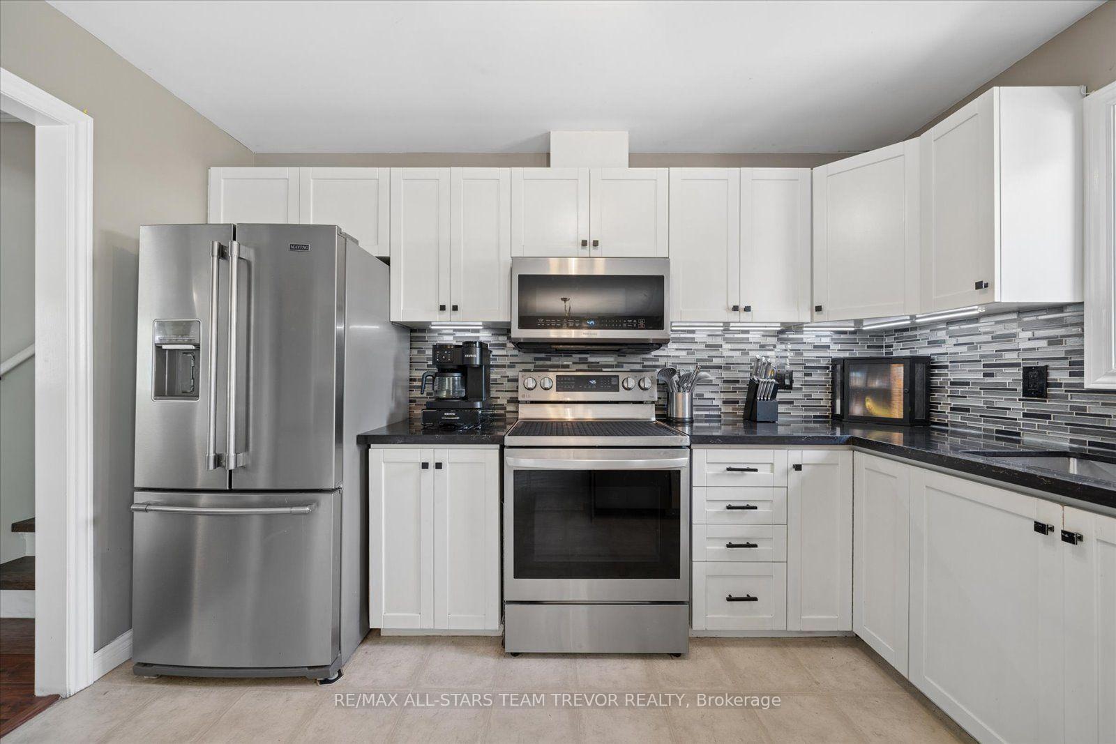 Photo 15 of 16 Evelyn Avenue, Georgina, Keswick North — HOMEH