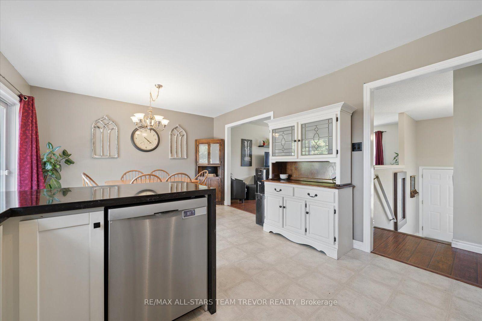 Photo 18 of 16 Evelyn Avenue, Georgina, Keswick North — HOMEH