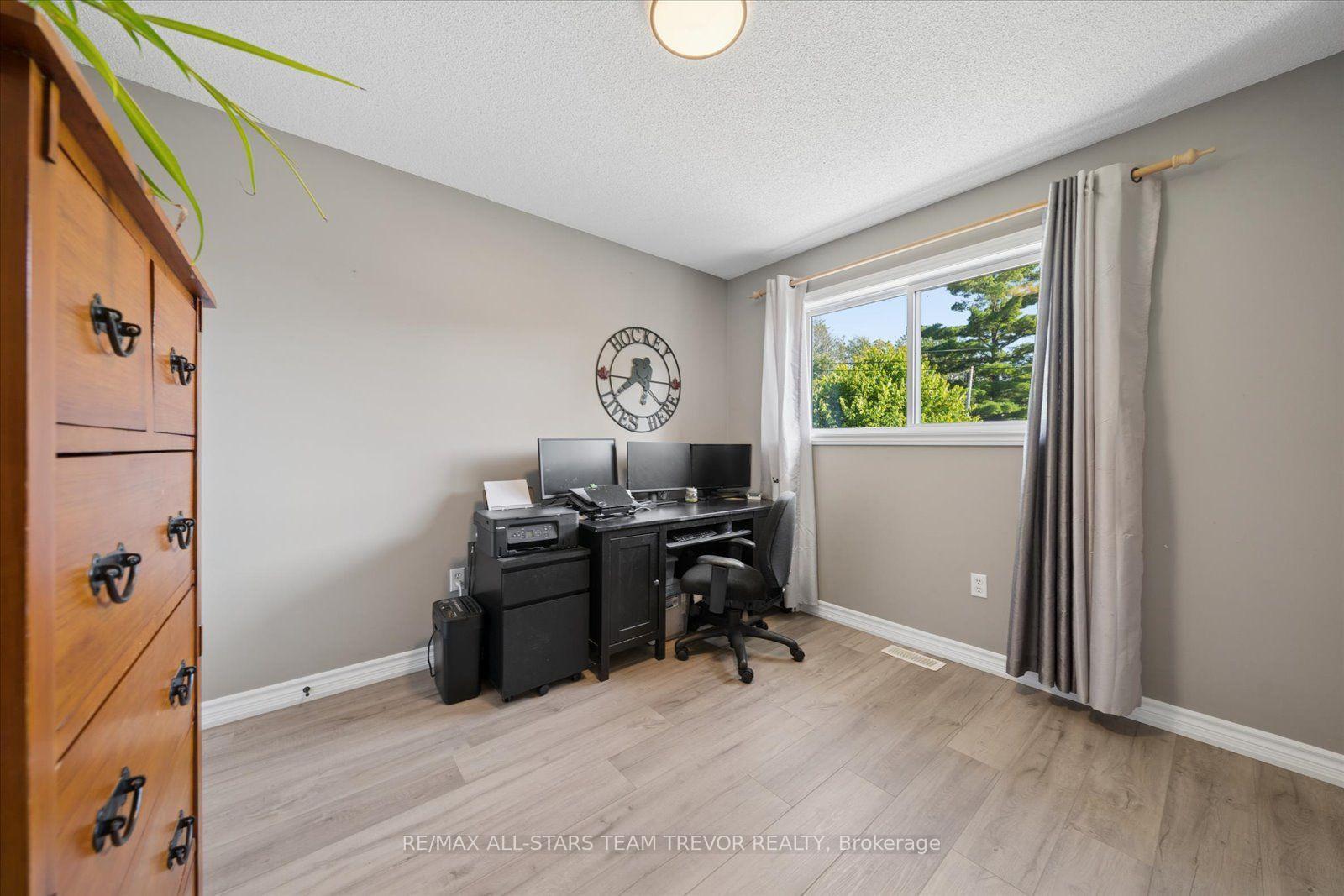 Photo 24 of 16 Evelyn Avenue, Georgina, Keswick North — HOMEH