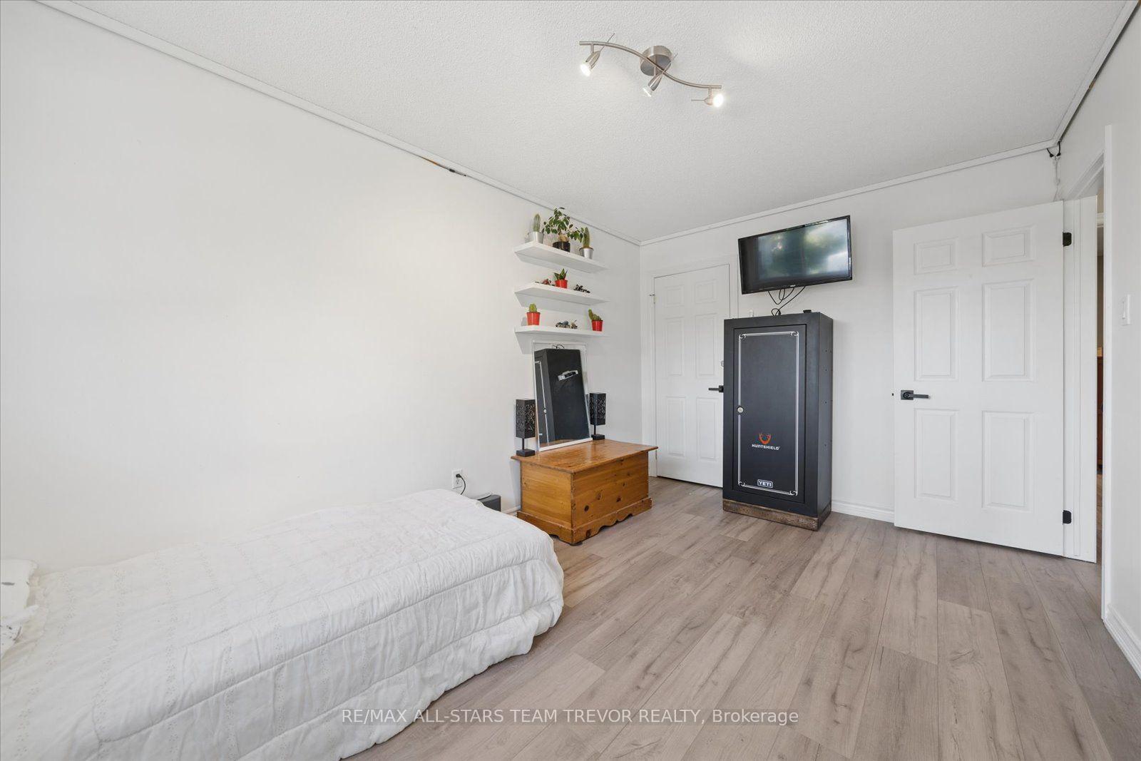 Photo 28 of 16 Evelyn Avenue, Georgina, Keswick North — HOMEH
