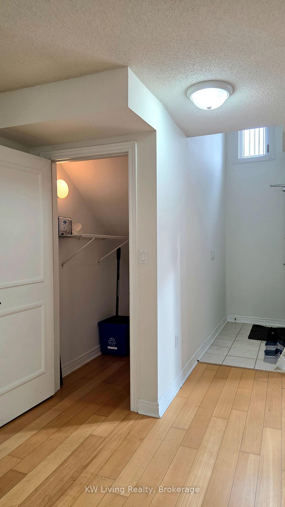Photo 4 of Unit 101, 80 Aerodrome Crescent, Toronto, Leaside — HOMEH