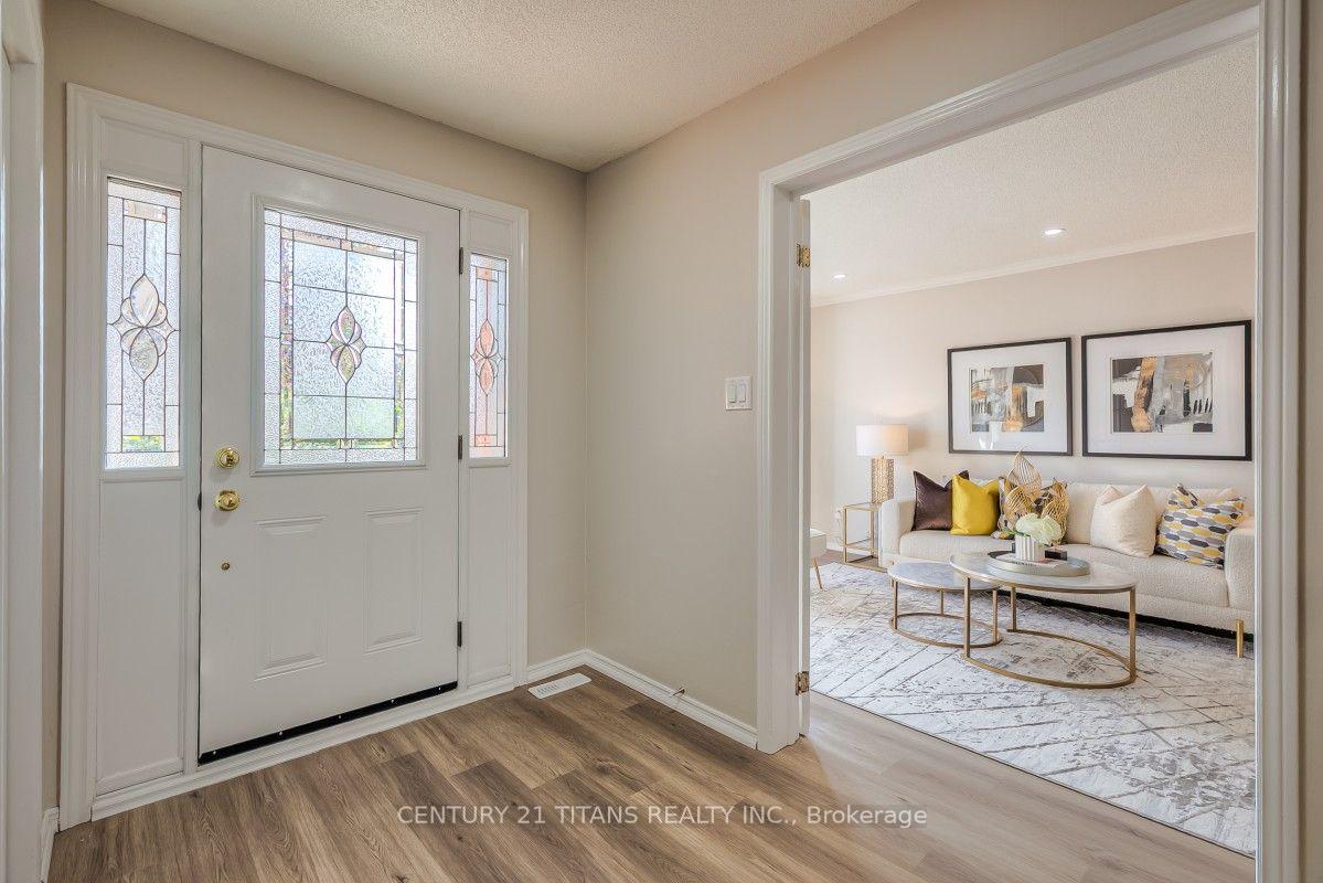 Photo 5 of 20 Millstone Crescent, Whitby, Pringle Creek — HOMEH
