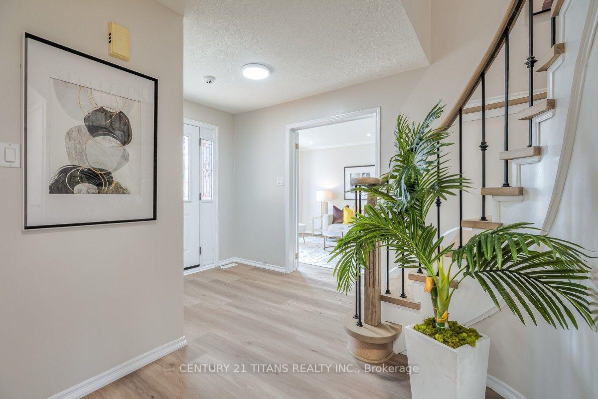 Photo 6 of 20 Millstone Crescent, Whitby, Pringle Creek — HOMEH