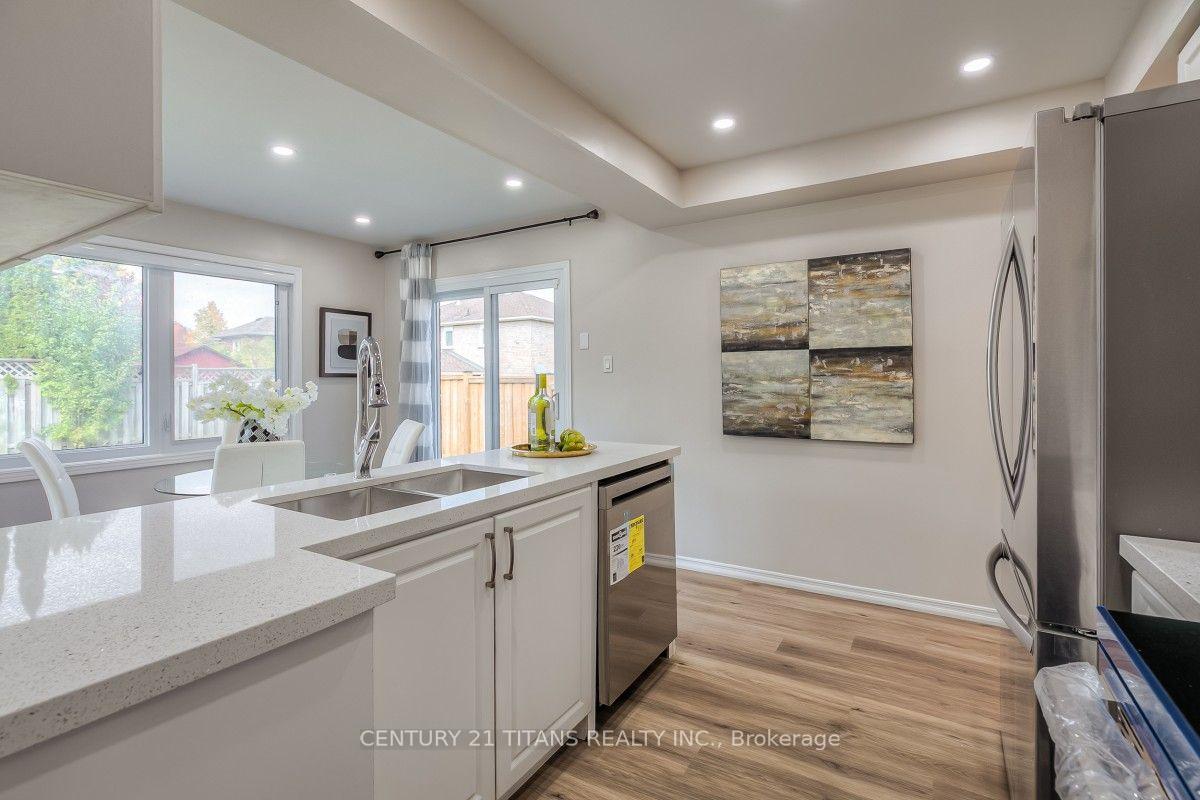 Photo 13 of 20 Millstone Crescent, Whitby, Pringle Creek — HOMEH