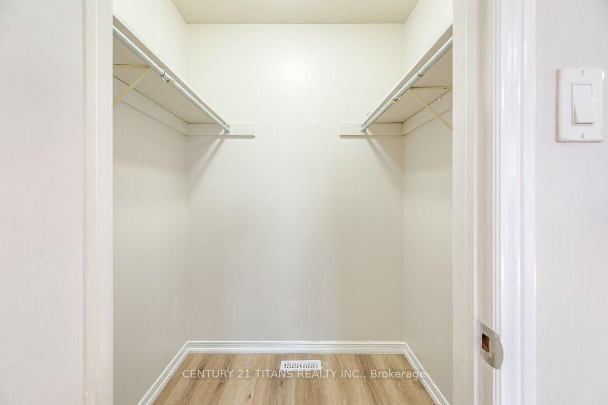 Photo 25 of 20 Millstone Crescent, Whitby, Pringle Creek — HOMEH
