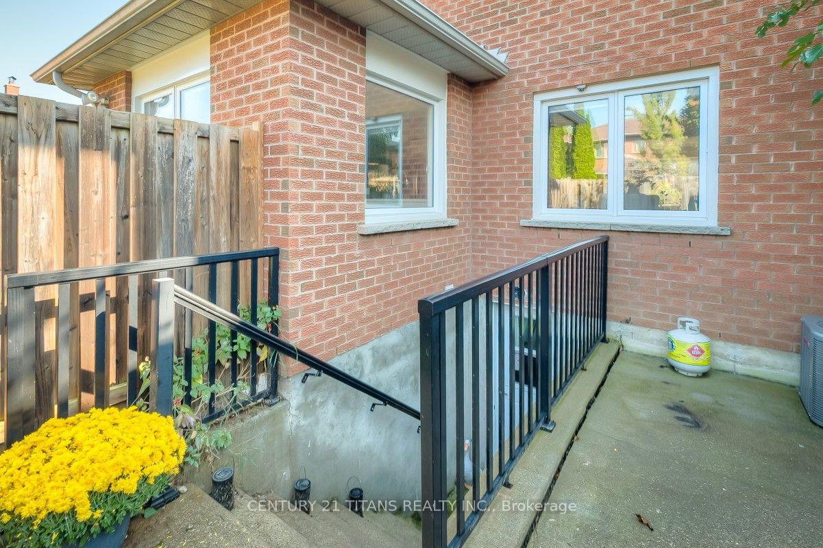 Photo 45 of 20 Millstone Crescent, Whitby, Pringle Creek — HOMEH