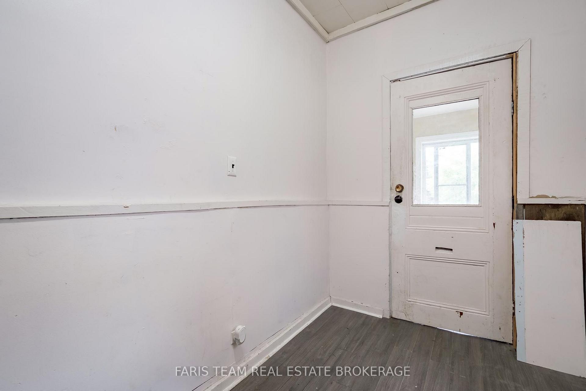 Photo 4 of 116 Albert Street S, Orillia — HOMEH