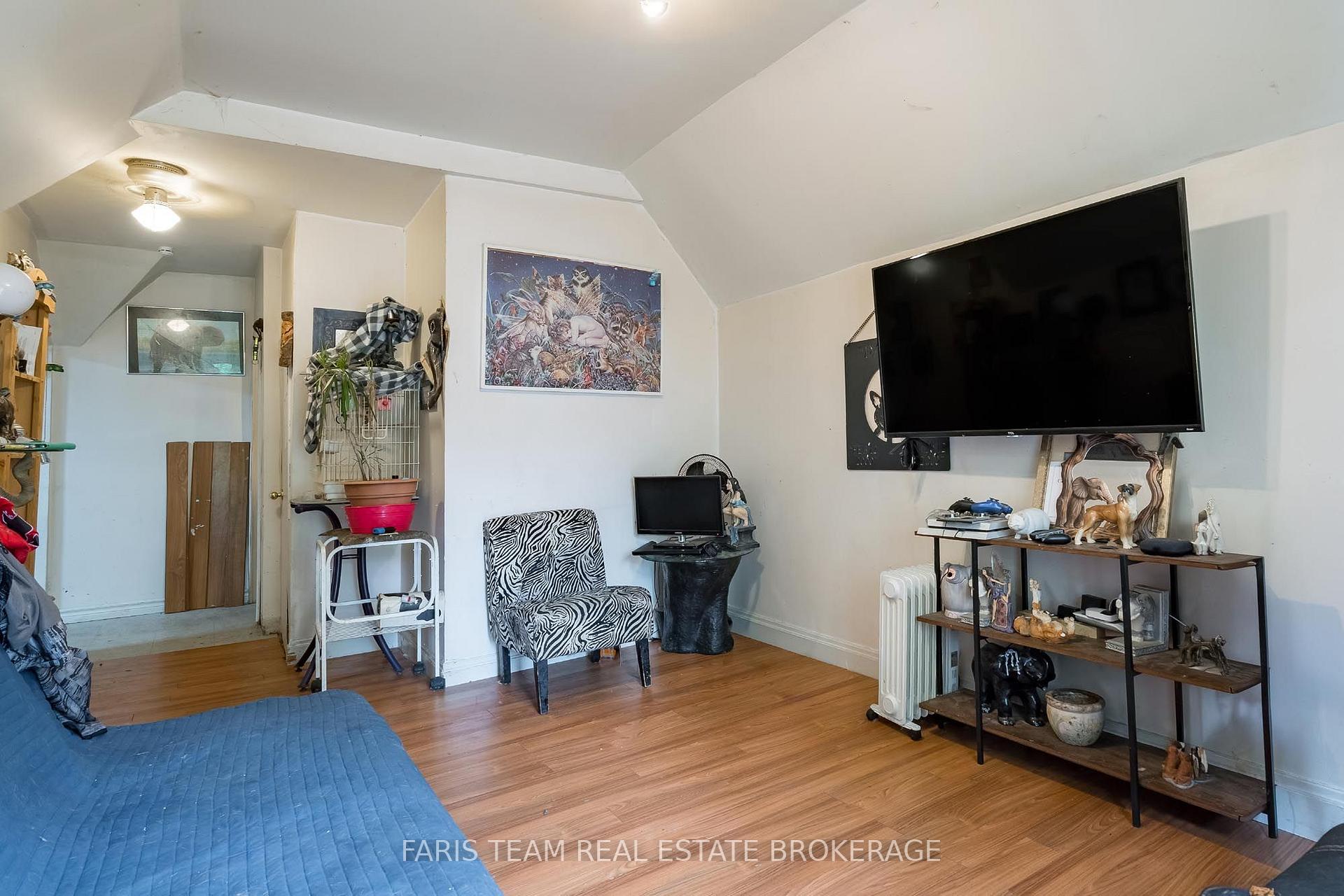 Photo 6 of 116 Albert Street S, Orillia — HOMEH